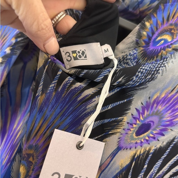 3❤️82 Beautiful Blouse. Womens NWT - Picture 5 of 5